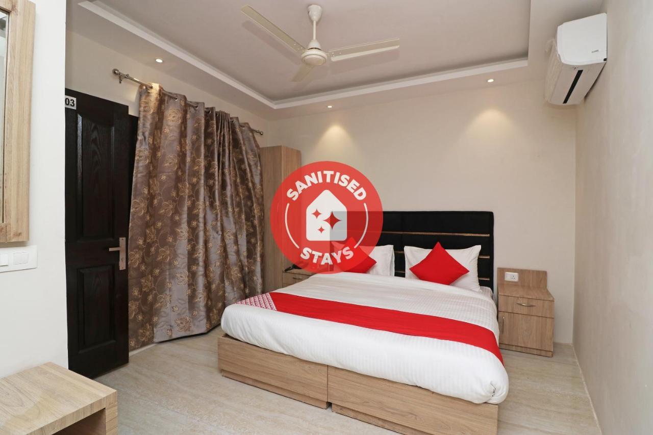 آغْرا Oyo 72937 Hotel Tyagraj المظهر الخارجي الصورة