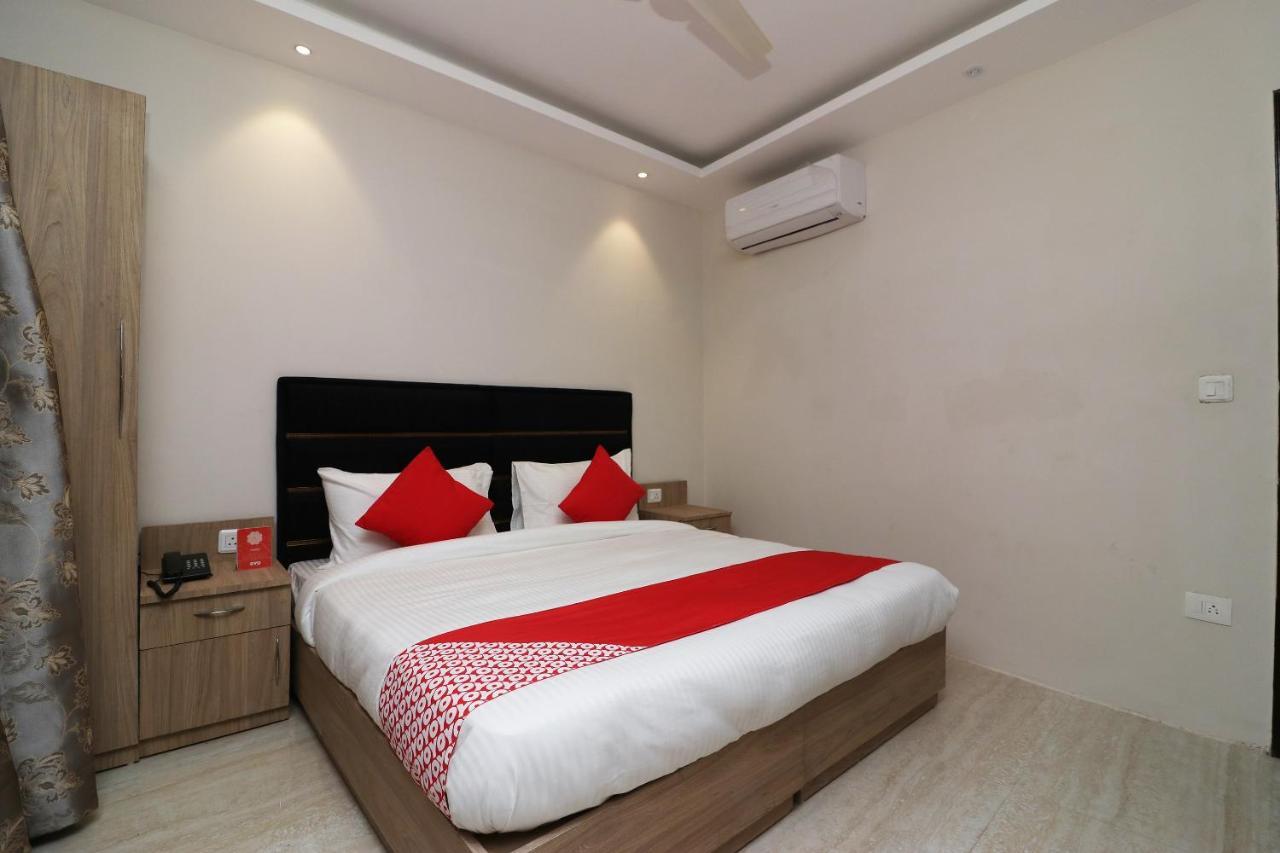 آغْرا Oyo 72937 Hotel Tyagraj المظهر الخارجي الصورة